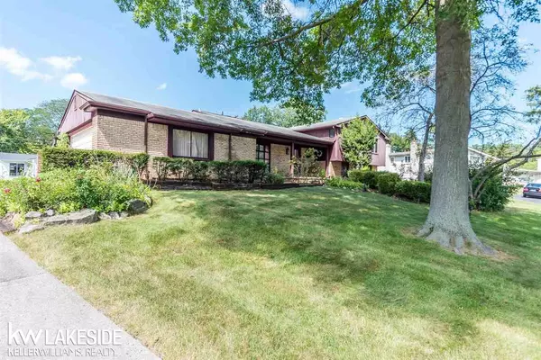 Bloomfield Twp, MI 48301,7246 St Auburn Dr