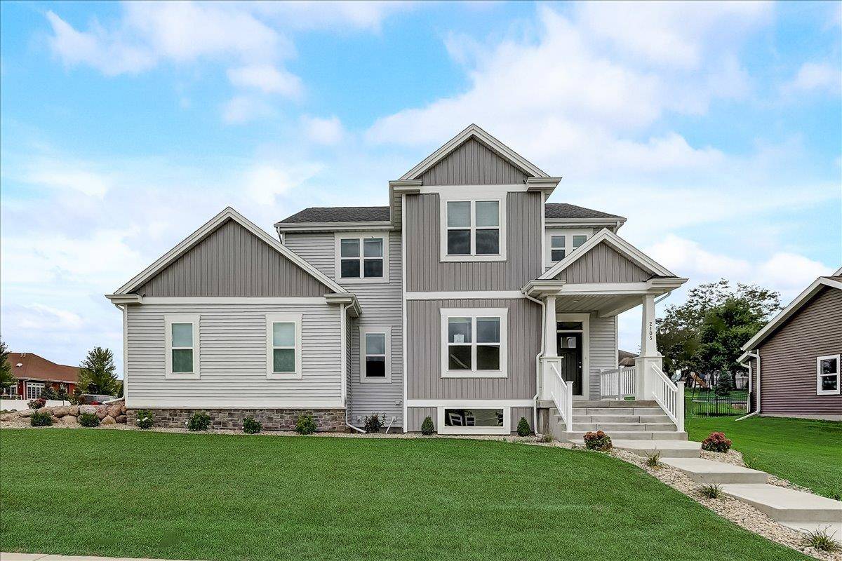 2105 Lonnie Ln, Sun Prairie, WI 53590