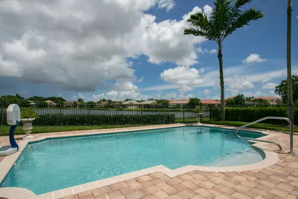 Palm Beach Gardens, FL 33418,106 La Vida CT