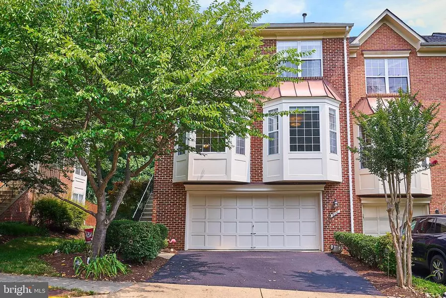 6210 WINDHAM HILL RUN, Alexandria, VA 22315