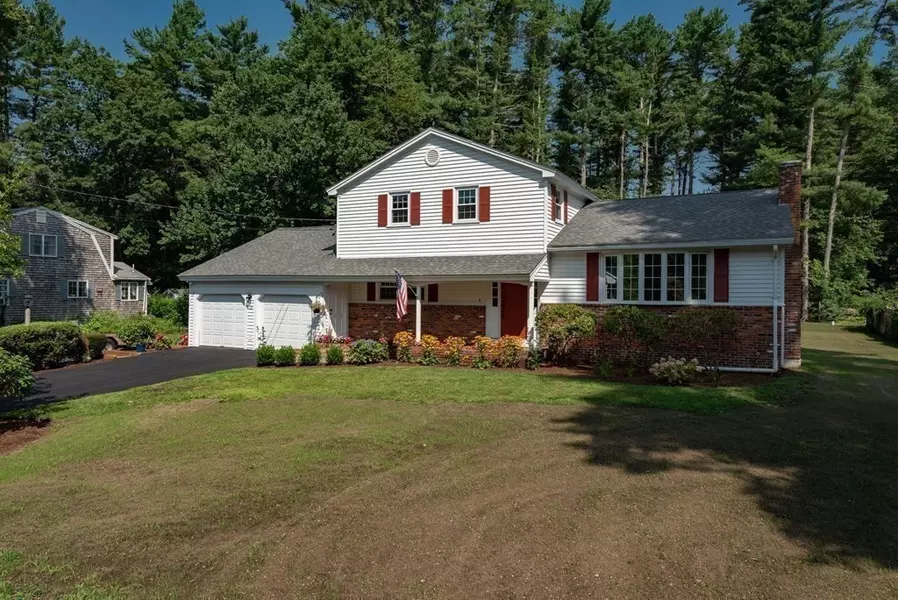 15 Milebrook Rd, West Bridgewater, MA 02379