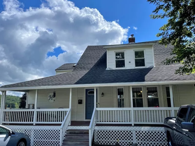 204 Millbury, Millbury, MA 01527