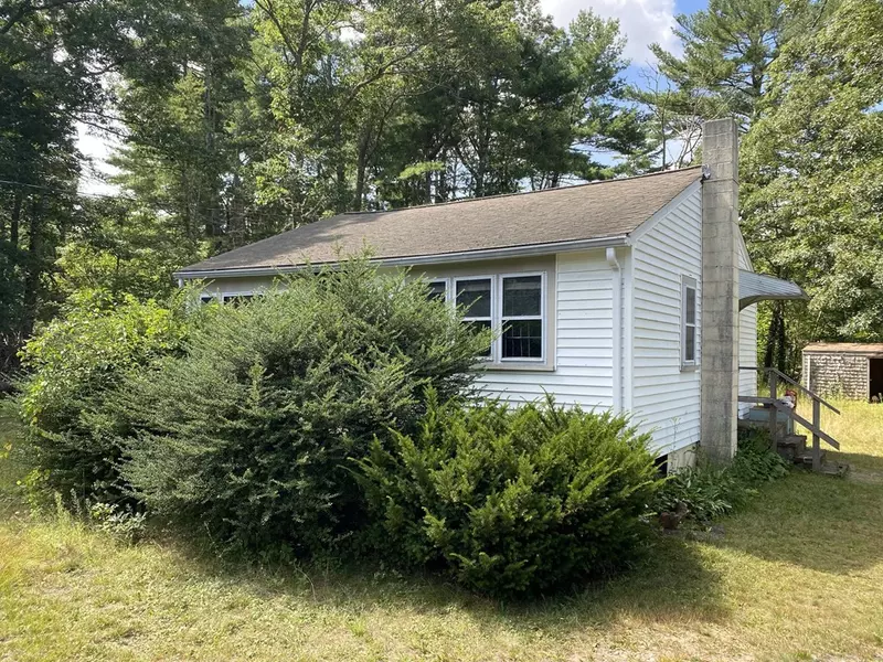 8 Birch Terrace, Carver, MA 02330