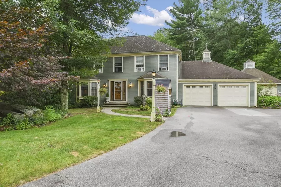 34 Spinning Wheel Drive, Uxbridge, MA 01569