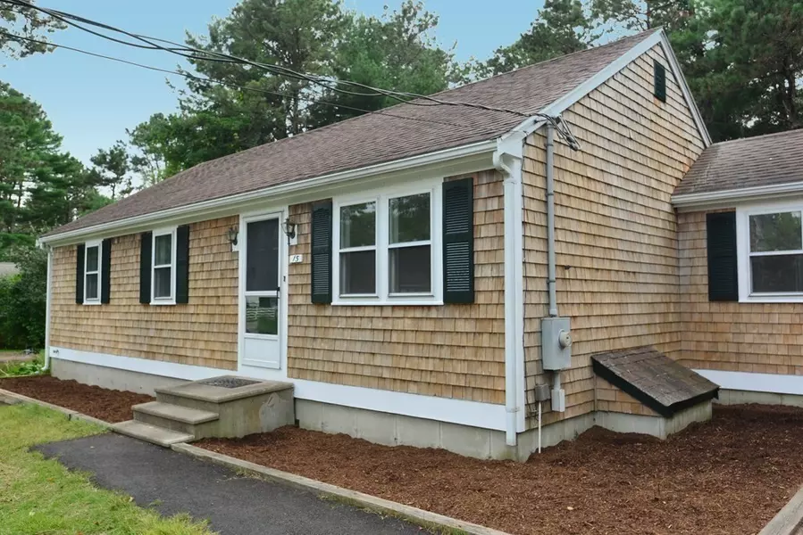 15 Dove Ave, Wareham, MA 02538