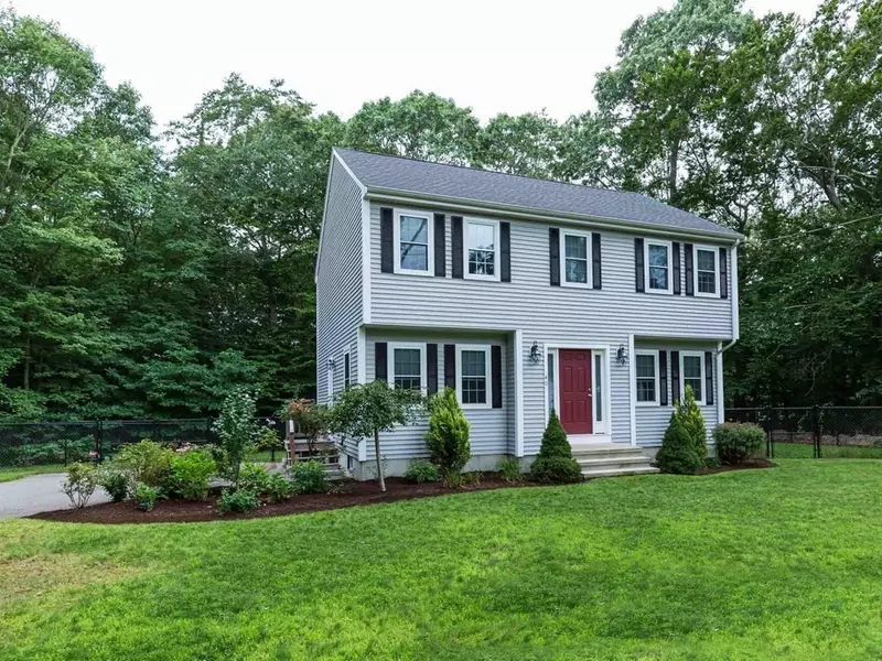 40 Pine St, Holbrook, MA 02343