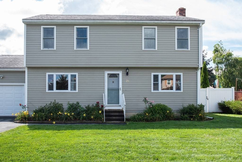 Lawrence, MA 01843,28 Crestwood Cir