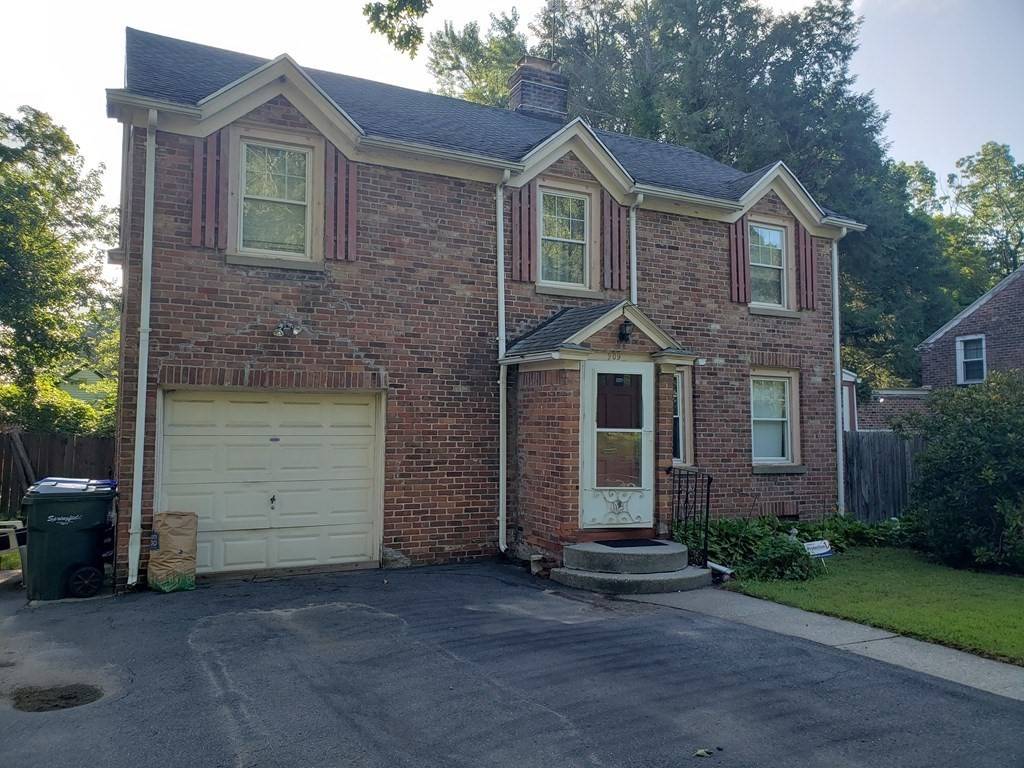 909 Roosevelt Ave, Springfield, MA 01109