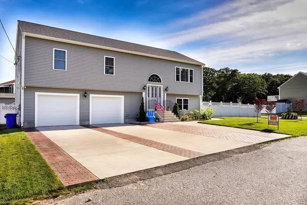 371 Courtney St, Fall River, MA 02720