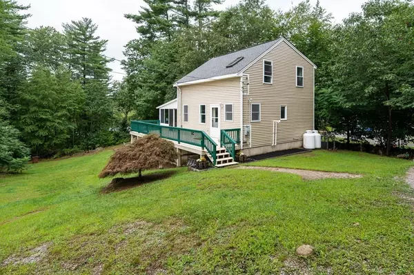 18 10th, Kingston, NH 03848