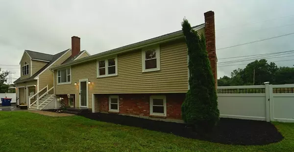 3 Atwood St, Carver, MA 02330