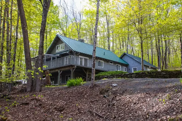 62 Powell Rd, Cummington, MA 01026