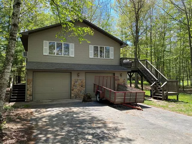 11339 Alpine Road, Canadian Lakes, MI 49346