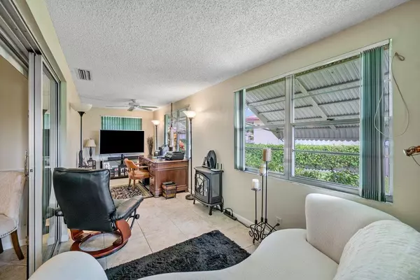 Delray Beach, FL 33445,547 Sandpiper CIR