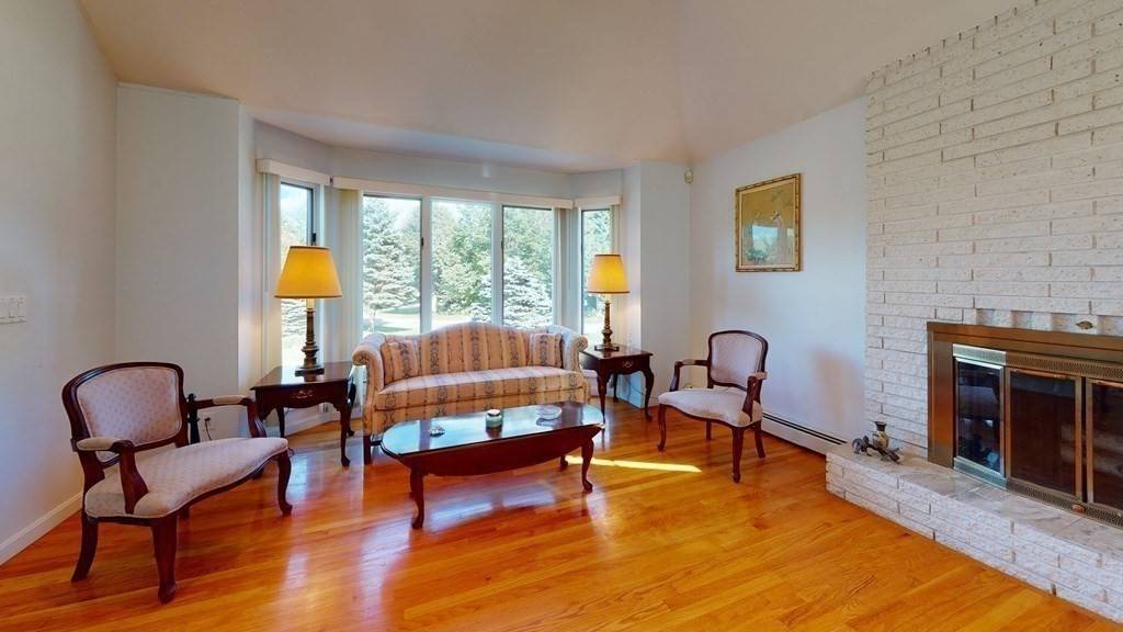 Dartmouth, MA 02747,11 Hastings Ct