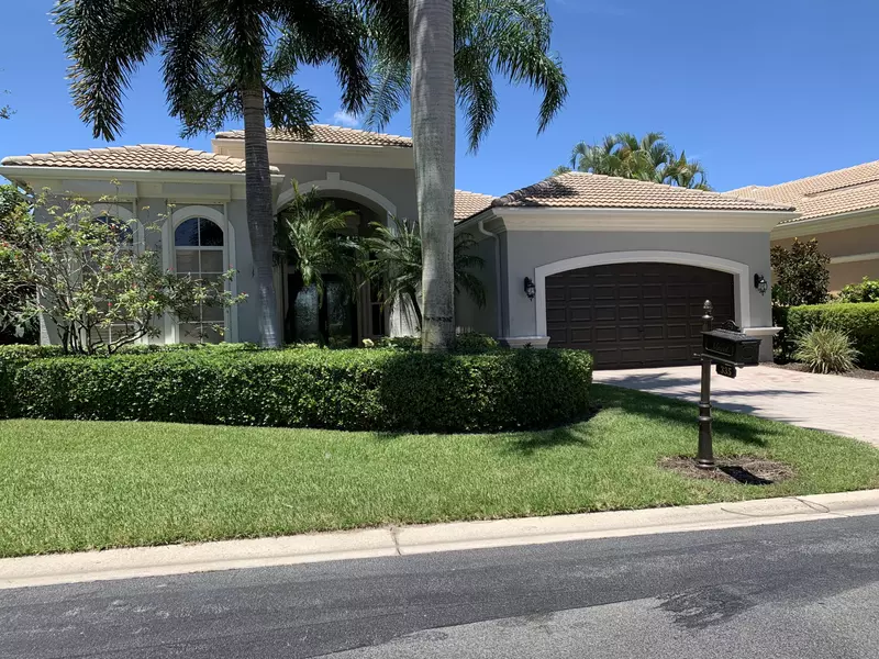 335 Vizcaya DR, Palm Beach Gardens, FL 33418