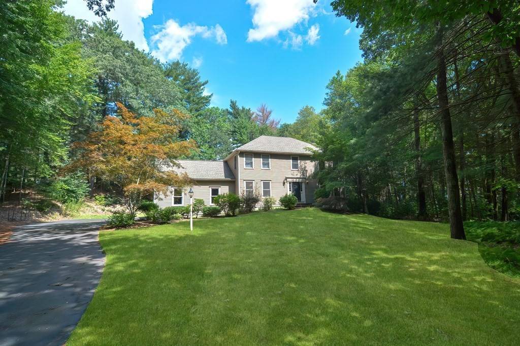 258 Pond St, Hopkinton, MA 01748