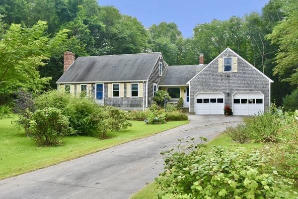 10 Green Ln, Freetown, MA 02702