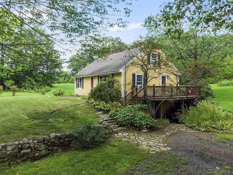 182 Athol Richmond Rd, Royalston, MA 01368