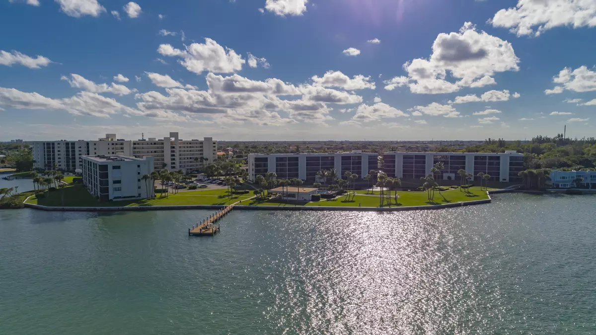 Tequesta, FL 33469,300 Intracoastal Pl #505