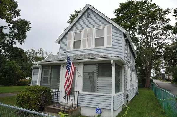 39 E Central Ave, Wareham, MA 02571