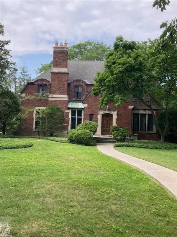 Grosse Pointe Park, MI 48230,1079 Balfour