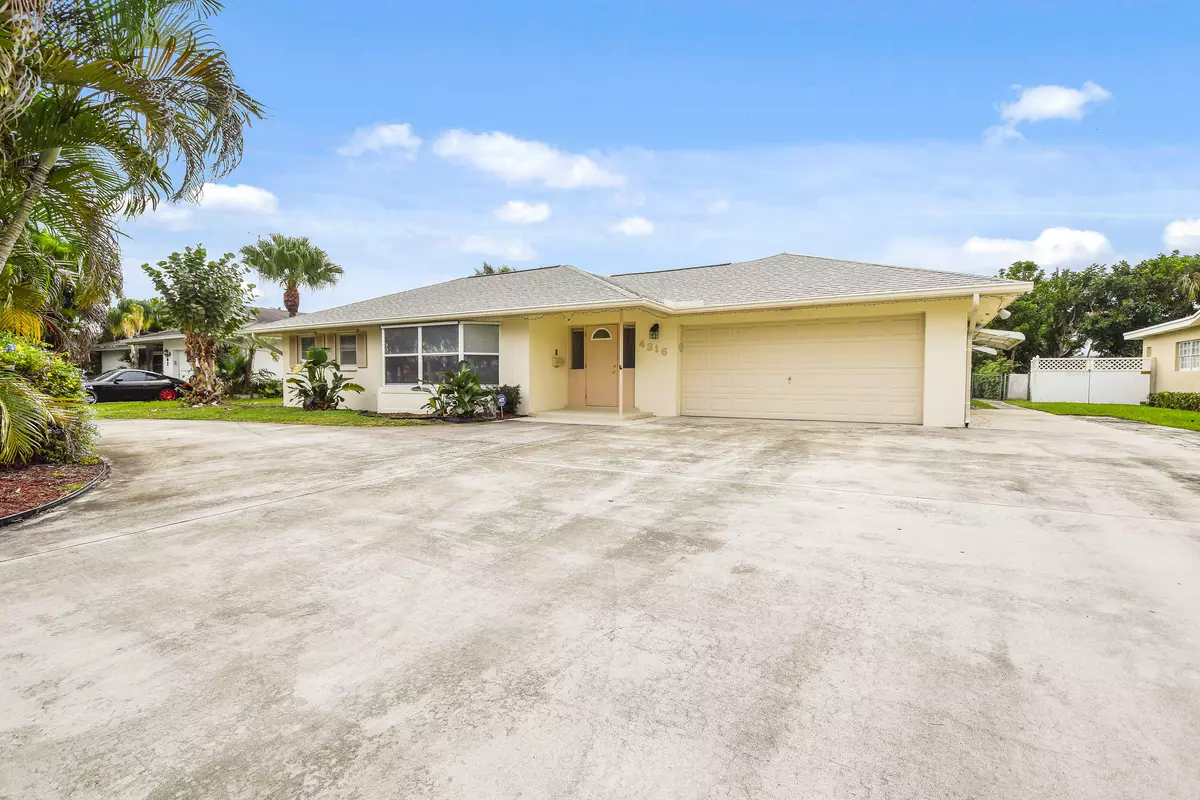 Palm Beach Gardens, FL 33410,4316 Holly DR