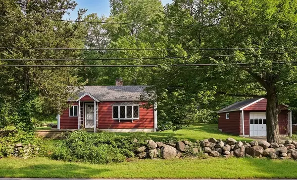 163 Topsfield Rd, Ipswich, MA 01938