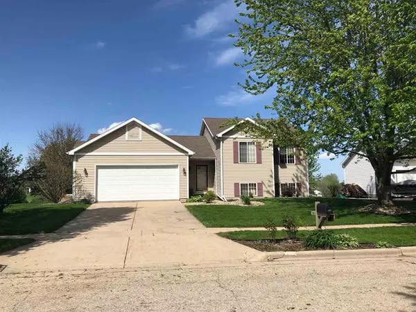 925 Vista Ridge Dr, Mount Horeb, WI 53572