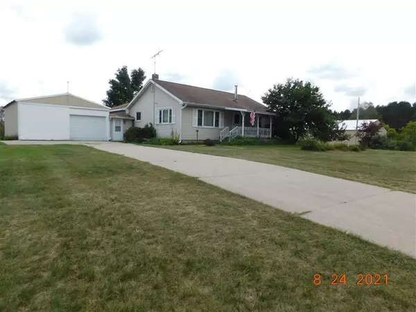 10437 E 8 Mile, Luther, MI 49656