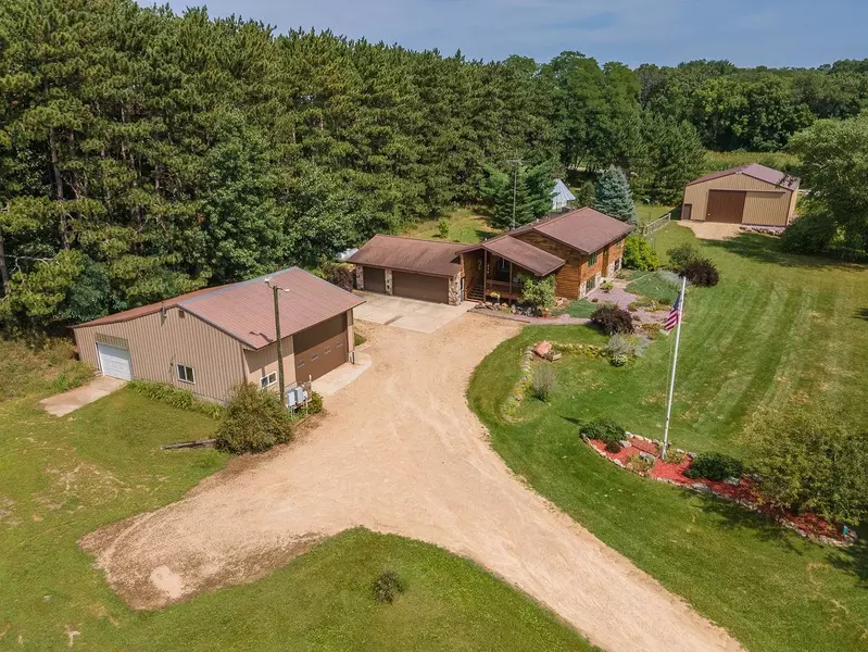 W3228 Grouse Rd, Pardeeville, WI 53954