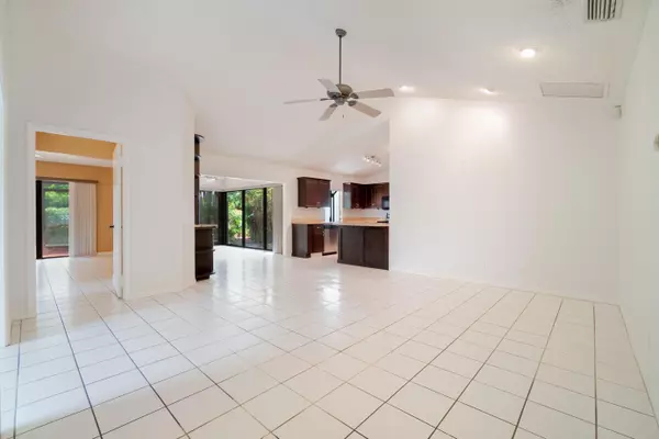 Palm Beach Gardens, FL 33418,708 St Giles CT