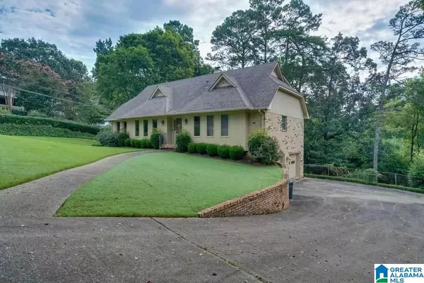 Vestavia Hills, AL 35226,533 TWIN BRANCH DRIVE