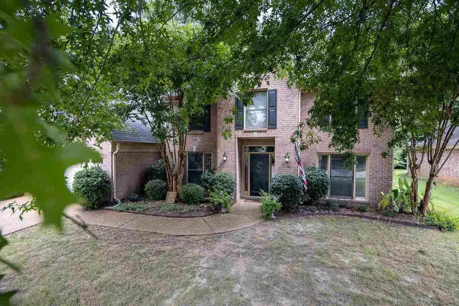 1406 RIVER PINE DR, Collierville, TN 38017