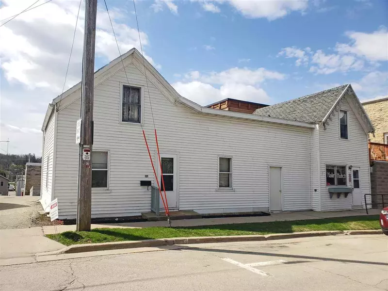 121 & 113 E Cornelia St, Darlington, WI 53530