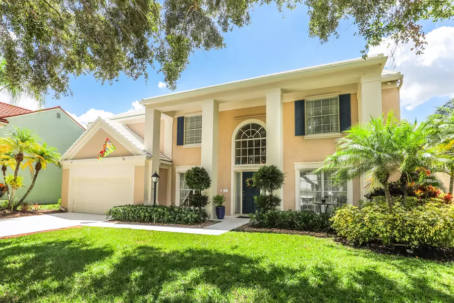 10105 Hunt Club LN, Palm Beach Gardens, FL 33418