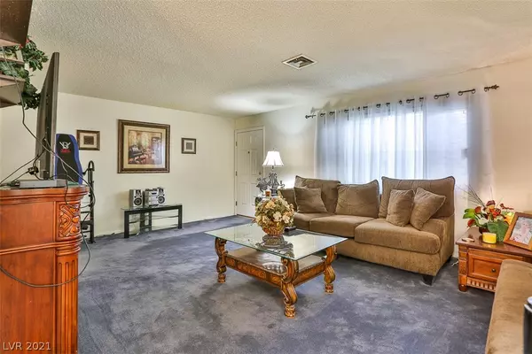 Las Vegas, NV 89121,117 Greenbriar Townhouse Way