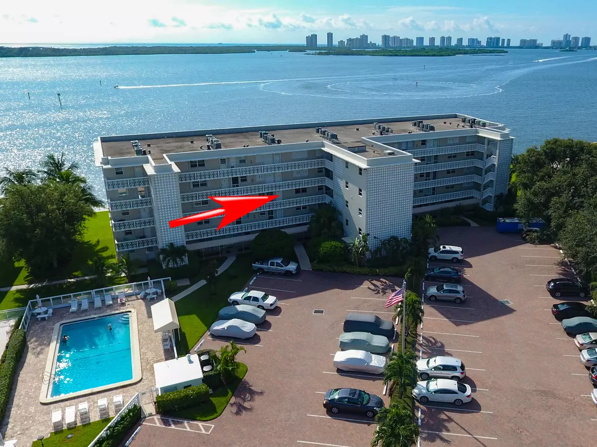 North Palm Beach, FL 33408,60 Yacht Club DR 305