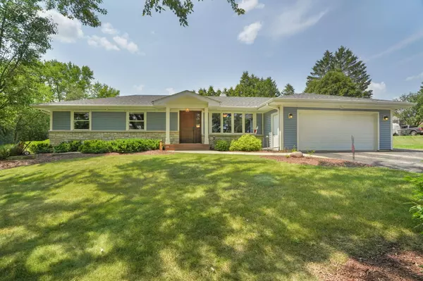 N3207 Highland Dr, Geneva, WI 53147