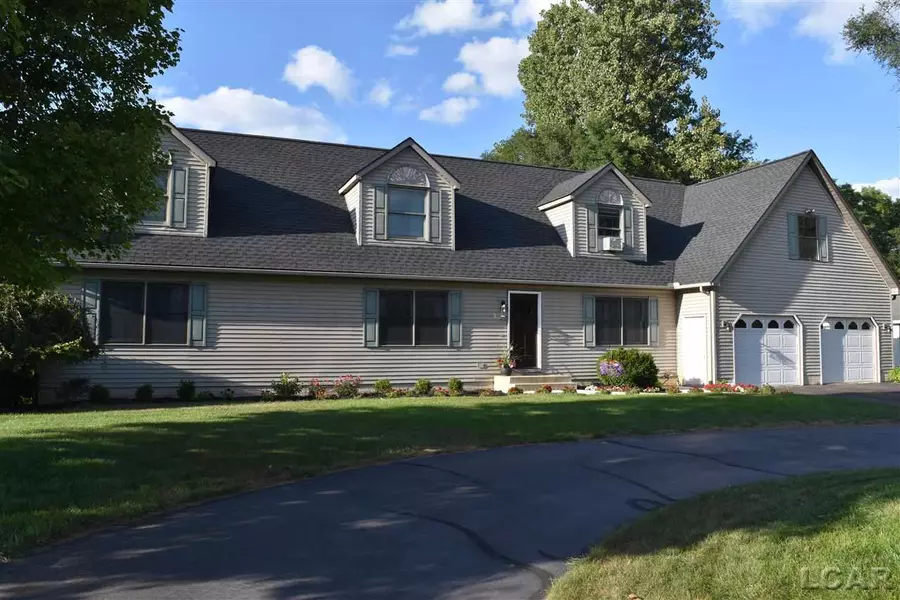 1260 Sutton, Adrian, MI 49221