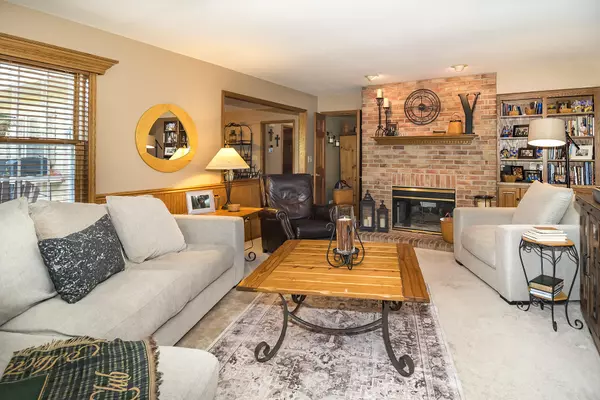 Muskego, WI 53150,S79W19153 River Oaks Ct