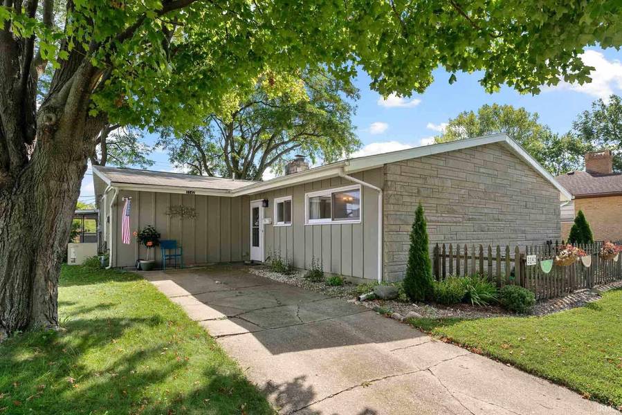 3142 S Saint Joseph Street, South Bend, IN 46614-1826