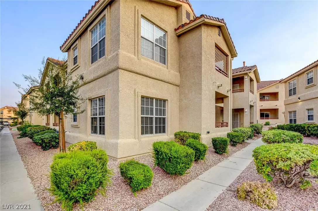 Henderson, NV 89015,520 Arrowhead Trail #423