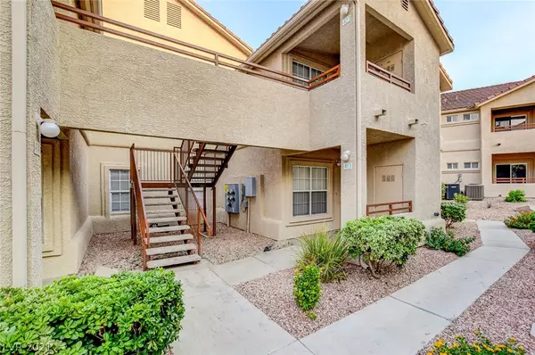 Henderson, NV 89015,520 Arrowhead Trail #423