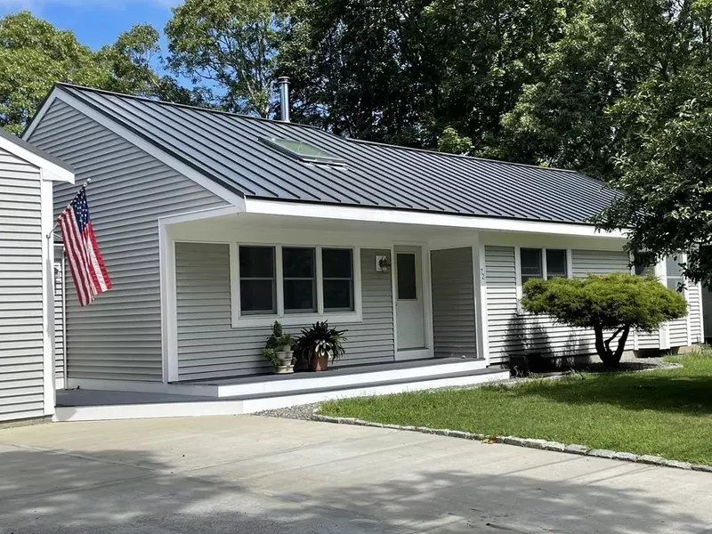 72 Chestnut Street, Falmouth, MA 02536