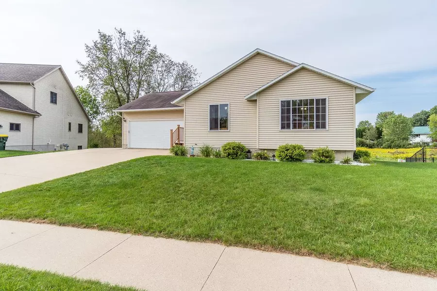 41 Jaz Cir, Reedsburg, WI 53959