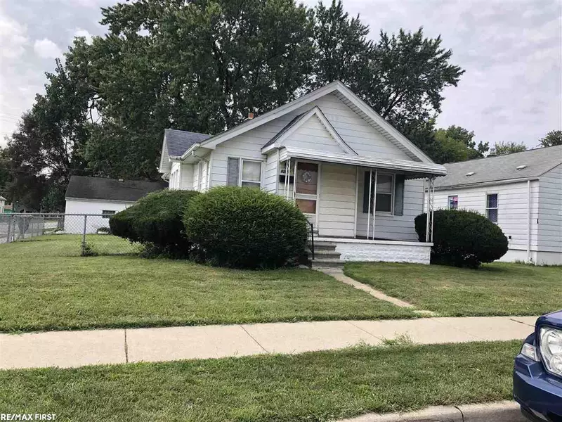 8228 Toepfer, Warren, MI 48089