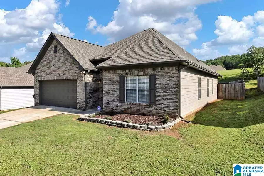 466 SAVANNAH COVE, Calera, AL 35040