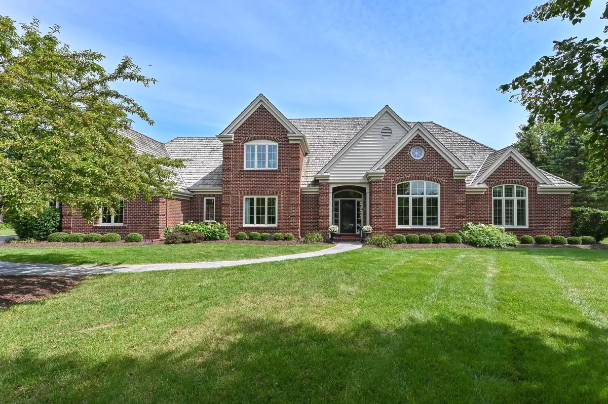 Mequon, WI 53092,10524 N Wood Crest Dr