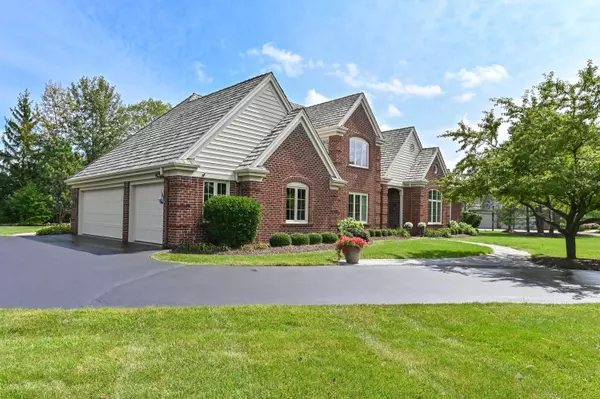 Mequon, WI 53092,10524 N Wood Crest Dr